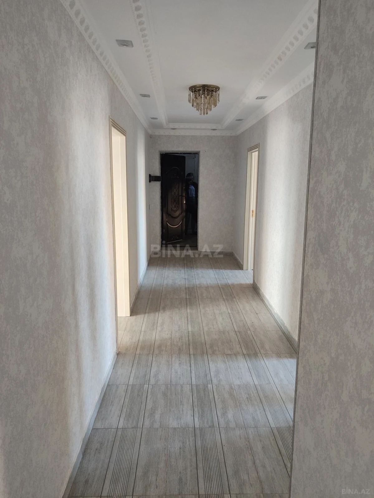 Satılır 5 otaqlı mənzil 100 m²