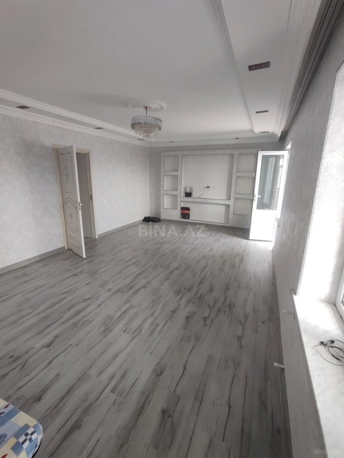 Satılır 5 otaqlı mənzil 100 m²