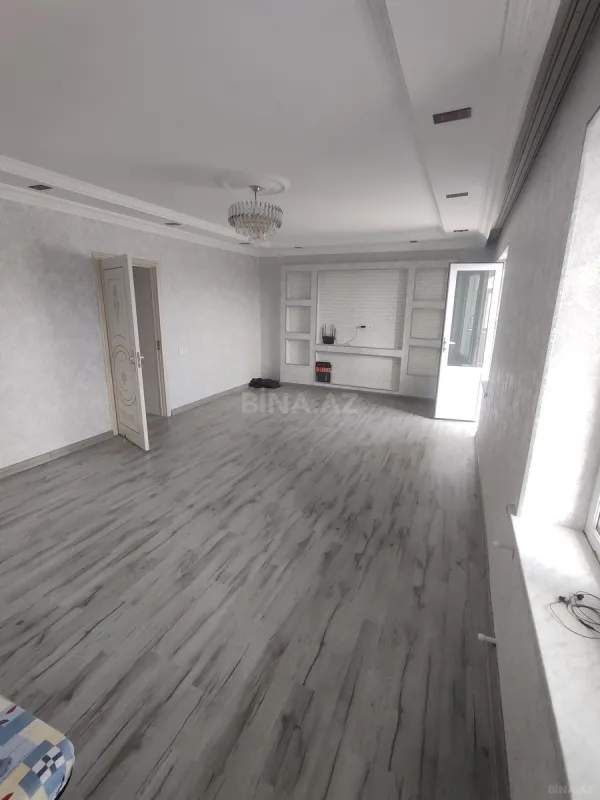 Satılır 5 otaqlı mənzil 100 m²