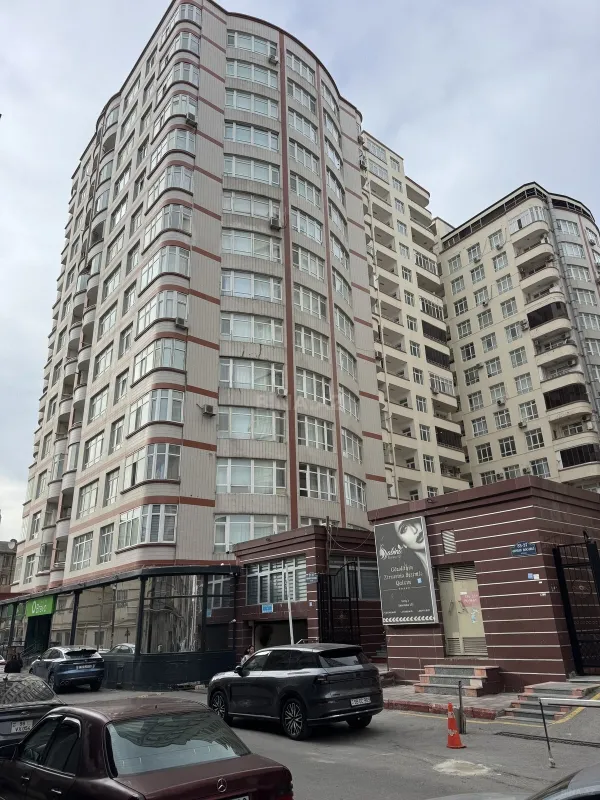 Kirayə verilir 2 otaqlı mənzil 95 m²