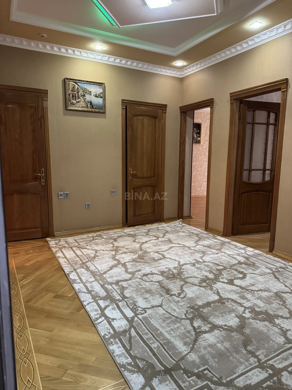 Kirayə verilir 2 otaqlı mənzil 95 m²