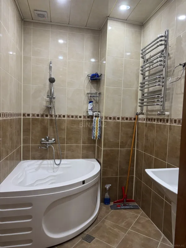 Kirayə verilir 2 otaqlı mənzil 95 m²