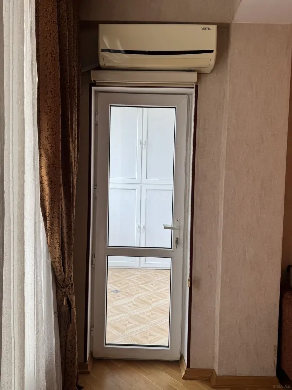 Kirayə verilir 2 otaqlı mənzil 95 m²