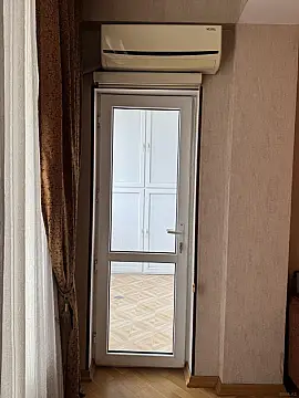 Kirayə verilir 2 otaqlı mənzil 95 m²