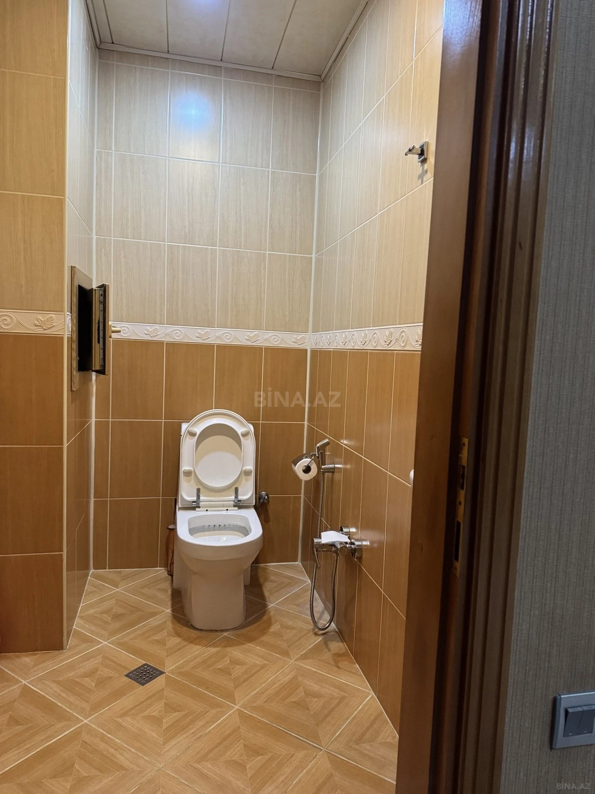 Kirayə verilir 2 otaqlı mənzil 95 m²