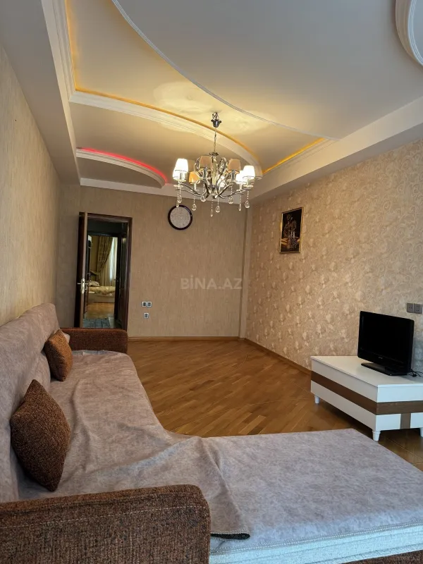 Kirayə verilir 2 otaqlı mənzil 95 m²