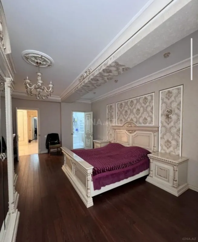 Satılır 4 otaqlı mənzil 220 m²