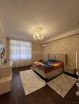Satılır 4 otaqlı mənzil 220 m²