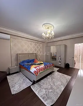 Satılır 4 otaqlı mənzil 220 m²