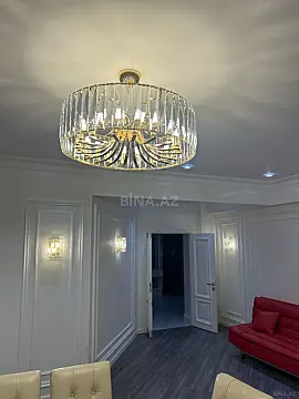 Satılır 3 otaqlı mənzil 135.5 m²