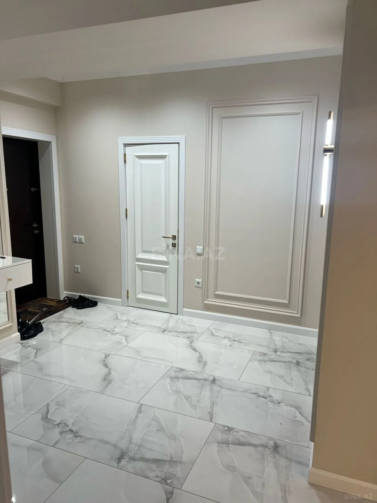Satılır 3 otaqlı mənzil 135.5 m²
