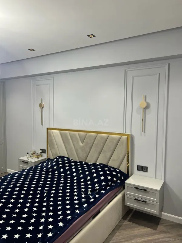 Satılır 3 otaqlı mənzil 135.5 m²