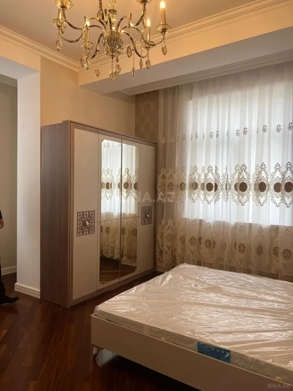 Kirayə verilir 2 otaqlı mənzil 91 m²