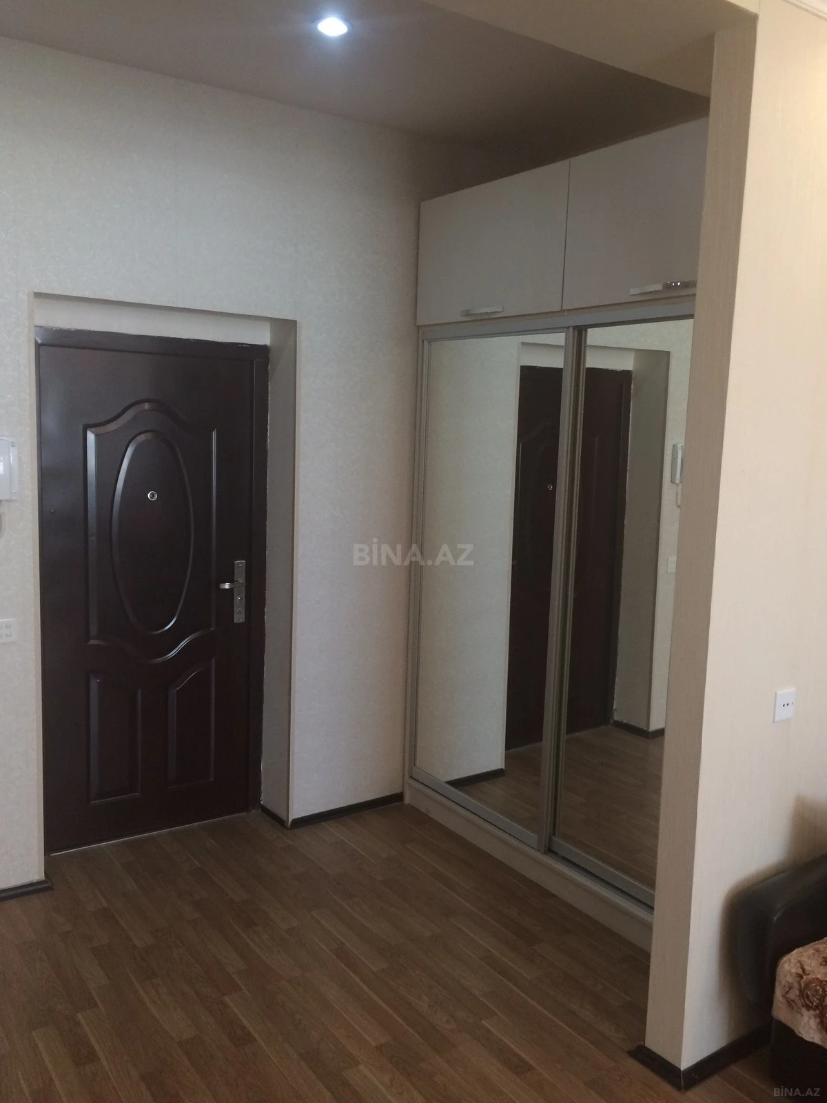 Satılır 2 otaqlı mənzil 57 m²