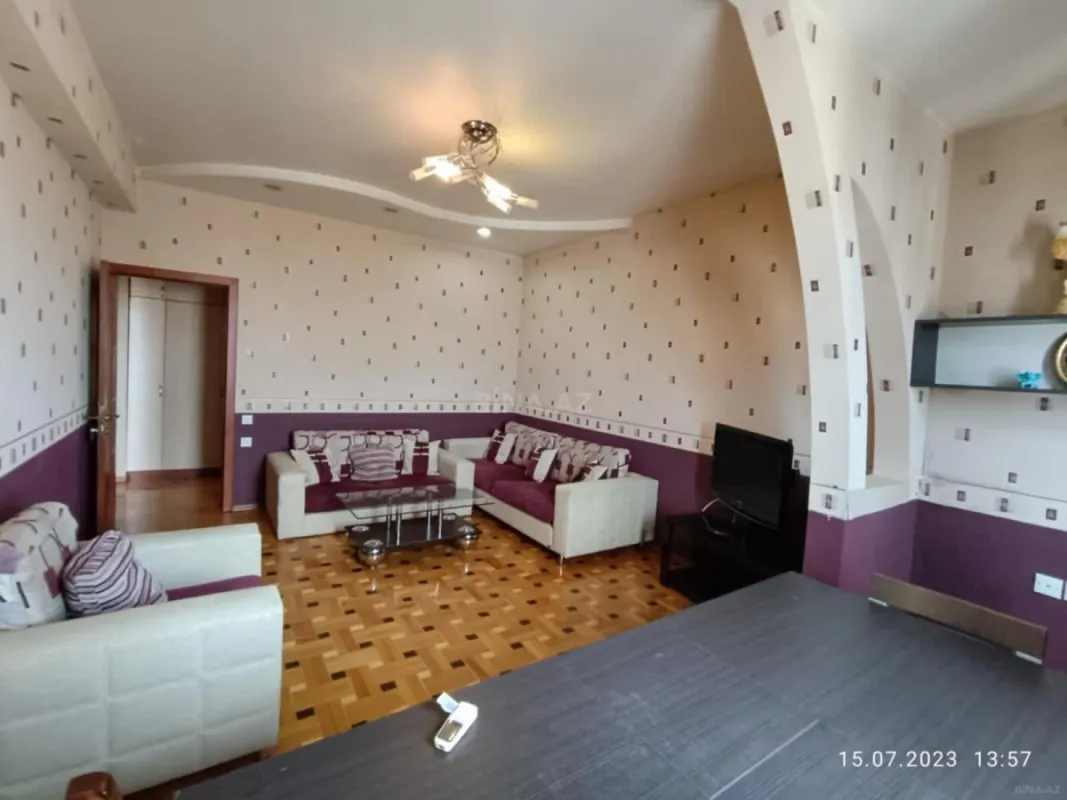 Kirayə verilir 2 otaqlı mənzil 80 m²