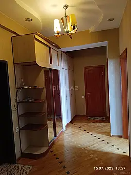 Kirayə verilir 2 otaqlı mənzil 80 m²