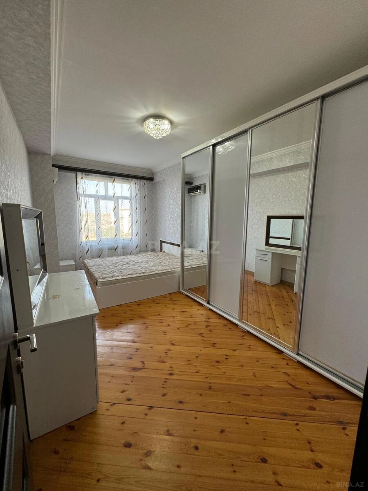 Kirayə verilir 2 otaqlı mənzil 60 m²