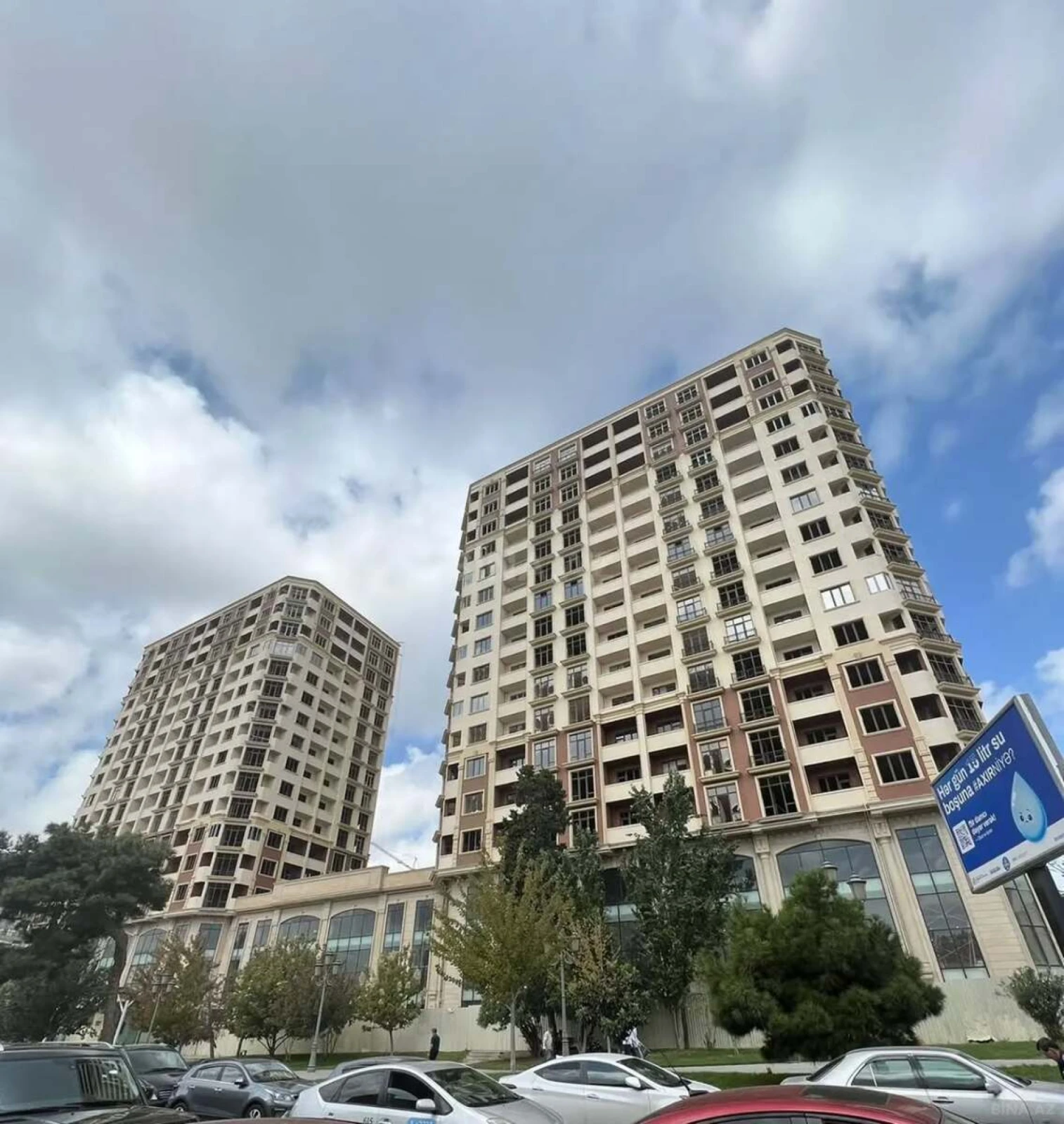 Satılır 2 otaqlı mənzil 100 m²