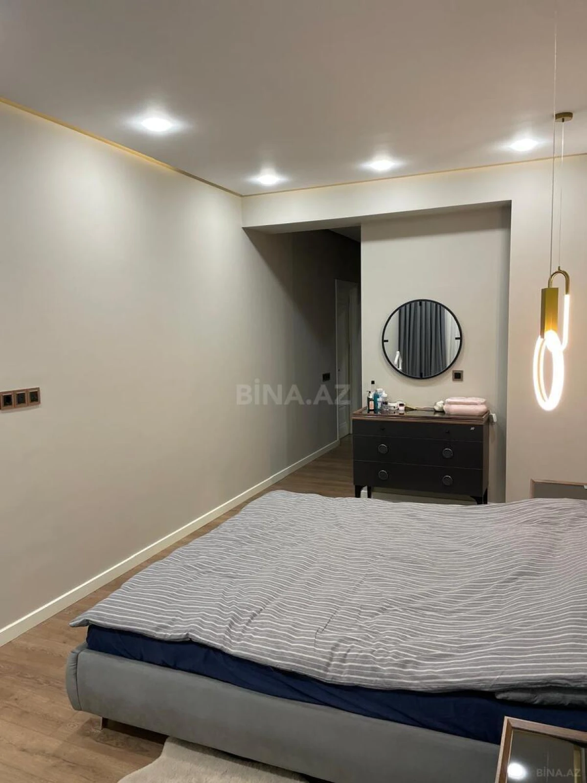 Satılır 2 otaqlı mənzil 100 m²