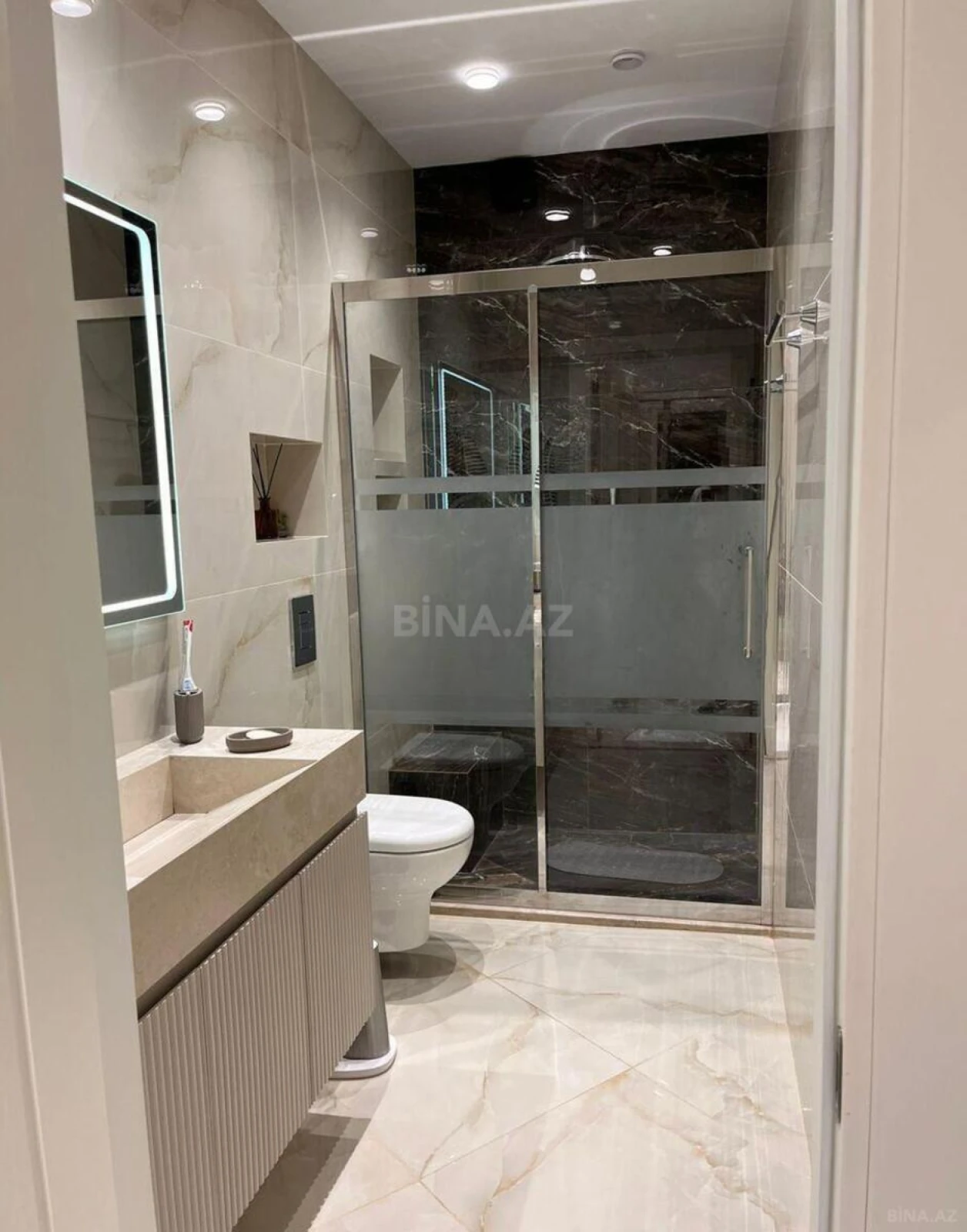 Satılır 3 otaqlı mənzil 92 m²