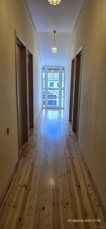 Satılır 6 otaqlı həyət evi 200 m²