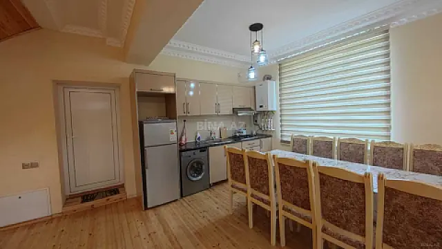 Satılır 6 otaqlı həyət evi 200 m²