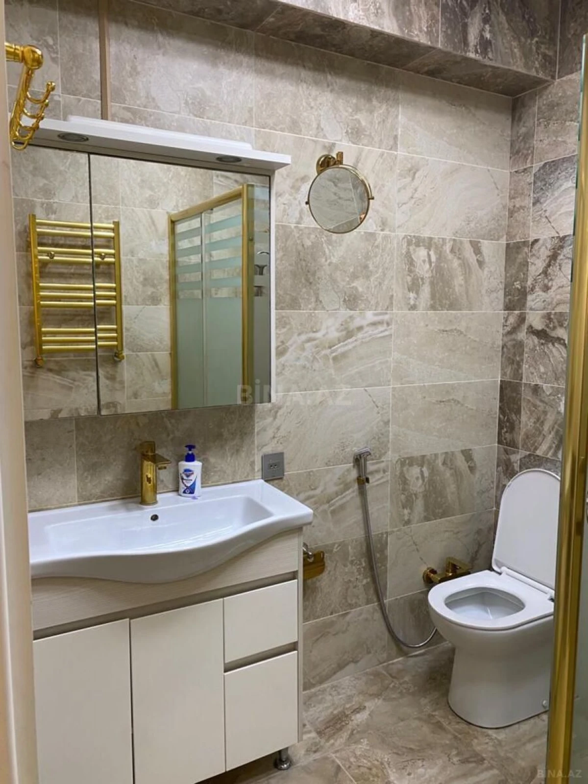 Kirayə verilir 3 otaqlı mənzil 114 m²