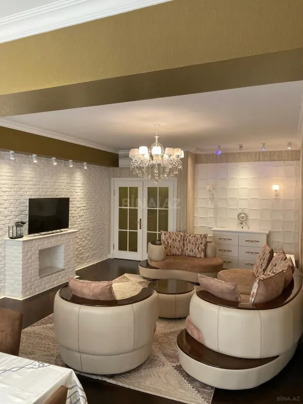 Kirayə verilir 3 otaqlı mənzil 114 m²