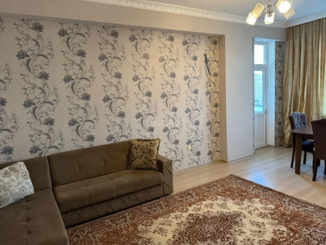 Satılır 2 otaqlı mənzil 85 m²