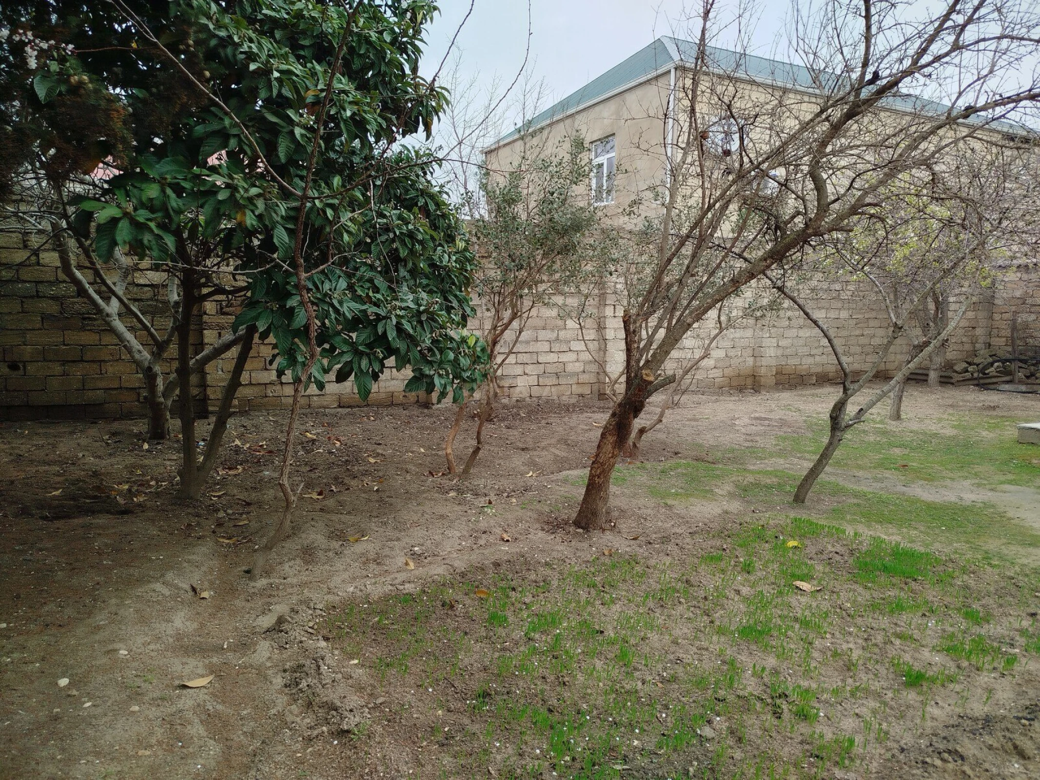 Satılır torpaq sahəsi 2 m²