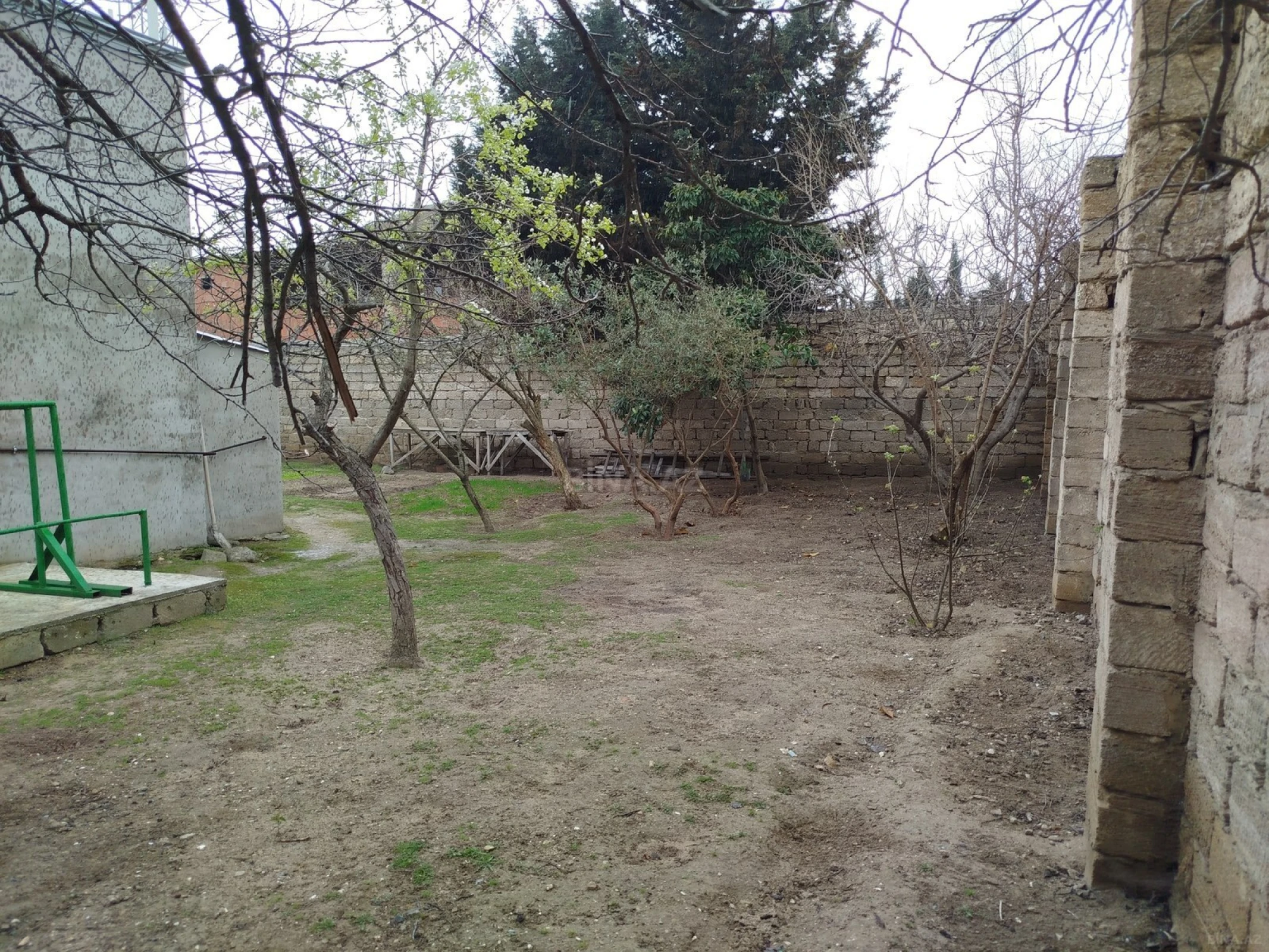 Satılır torpaq sahəsi 2 m²