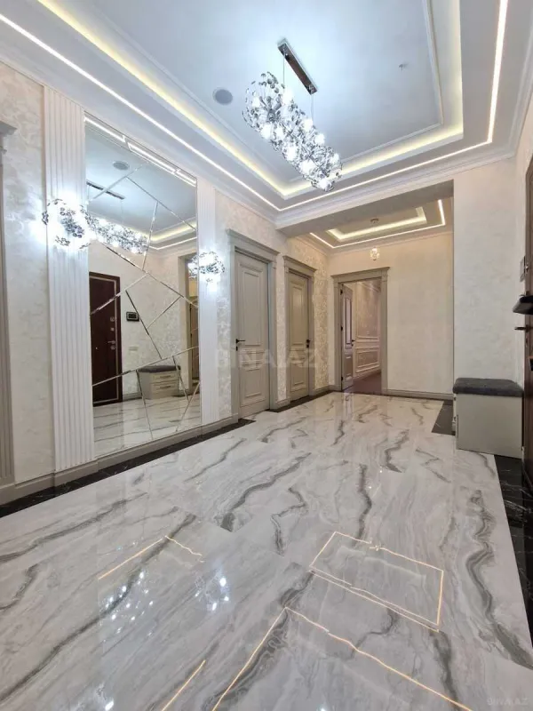 Satılır 3 otaqlı mənzil 140 m²