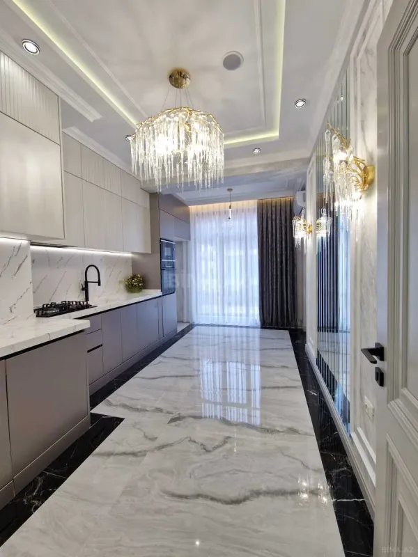 Satılır 3 otaqlı mənzil 140 m²