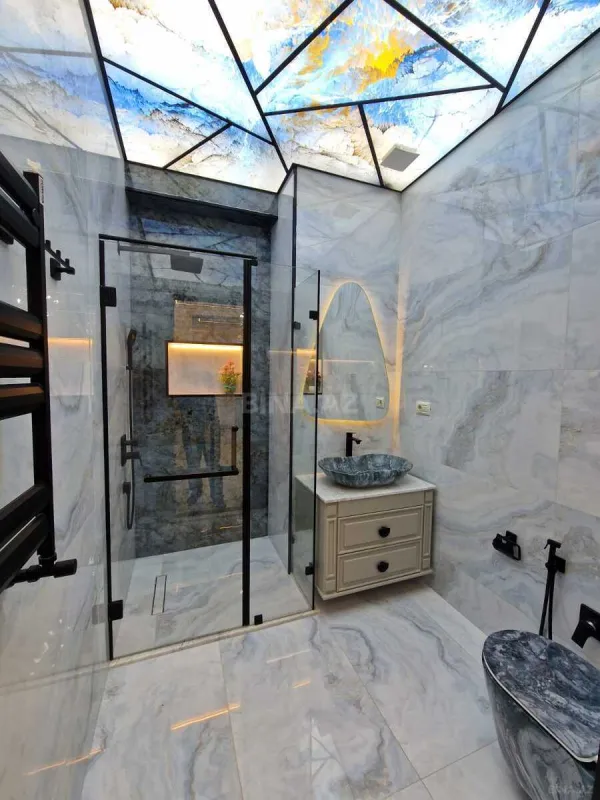 Satılır 3 otaqlı mənzil 140 m²