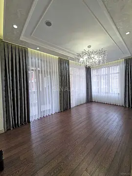 Satılır 3 otaqlı mənzil 140 m²