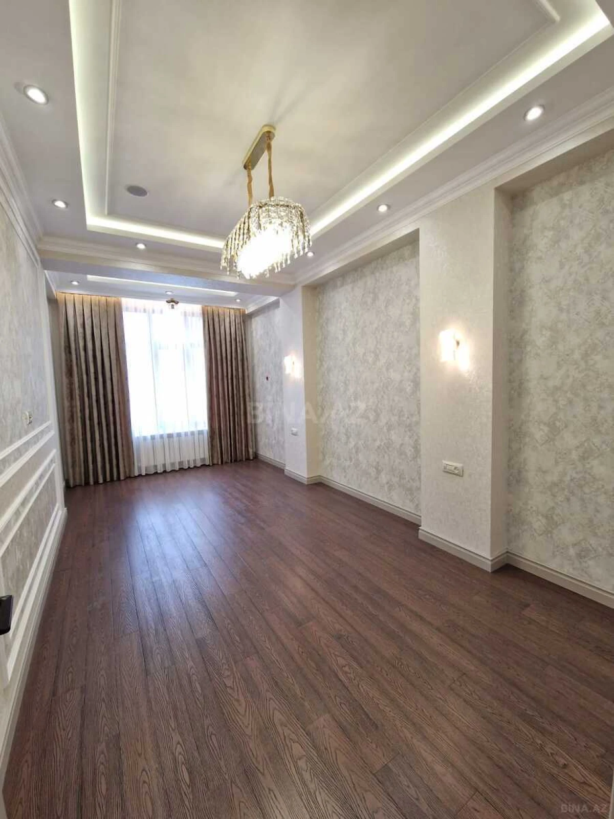 Satılır 3 otaqlı mənzil 140 m²