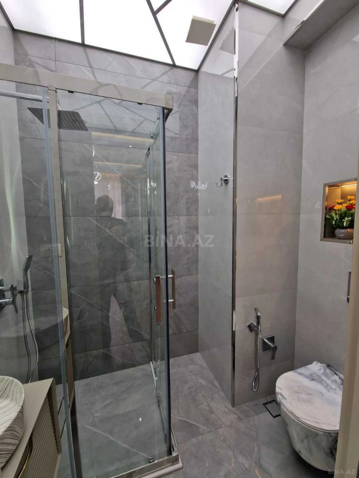 Satılır 3 otaqlı mənzil 140 m²