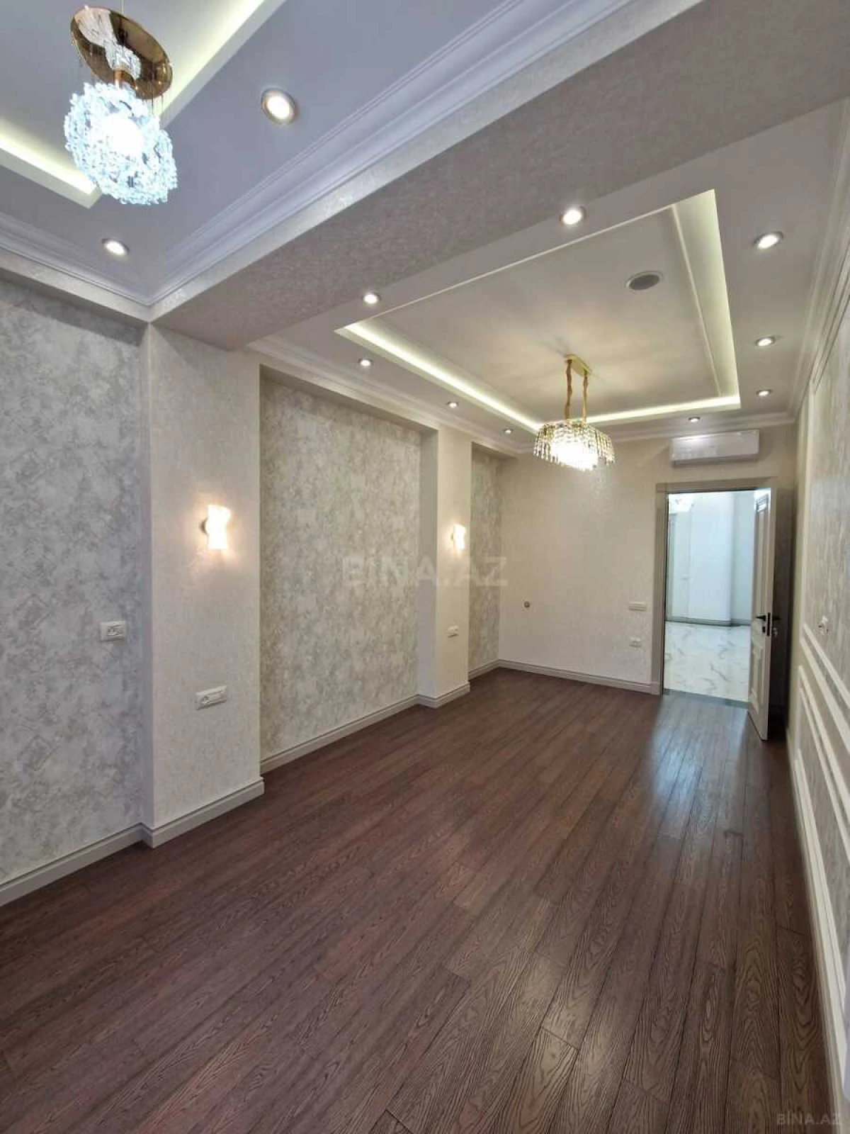 Satılır 3 otaqlı mənzil 140 m²