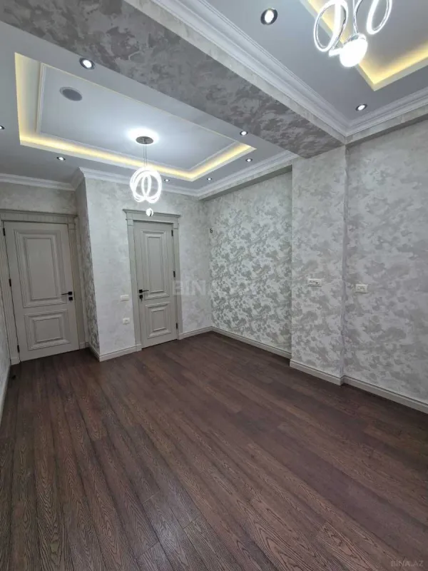 Satılır 3 otaqlı mənzil 140 m²