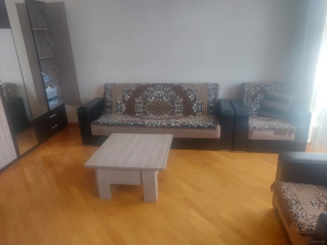Kirayə verilir 2 otaqlı mənzil 70 m²
