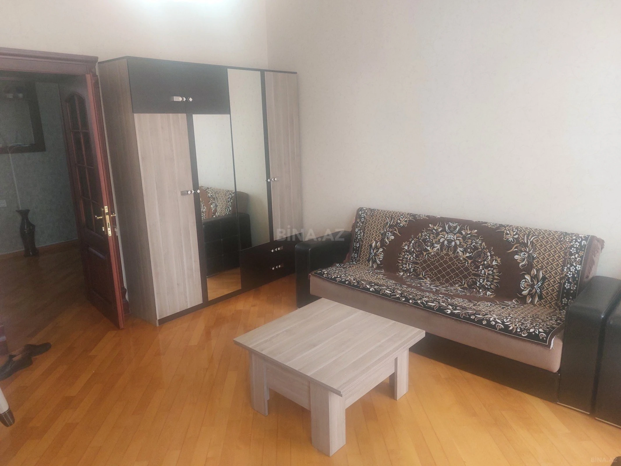 Kirayə verilir 2 otaqlı mənzil 70 m²