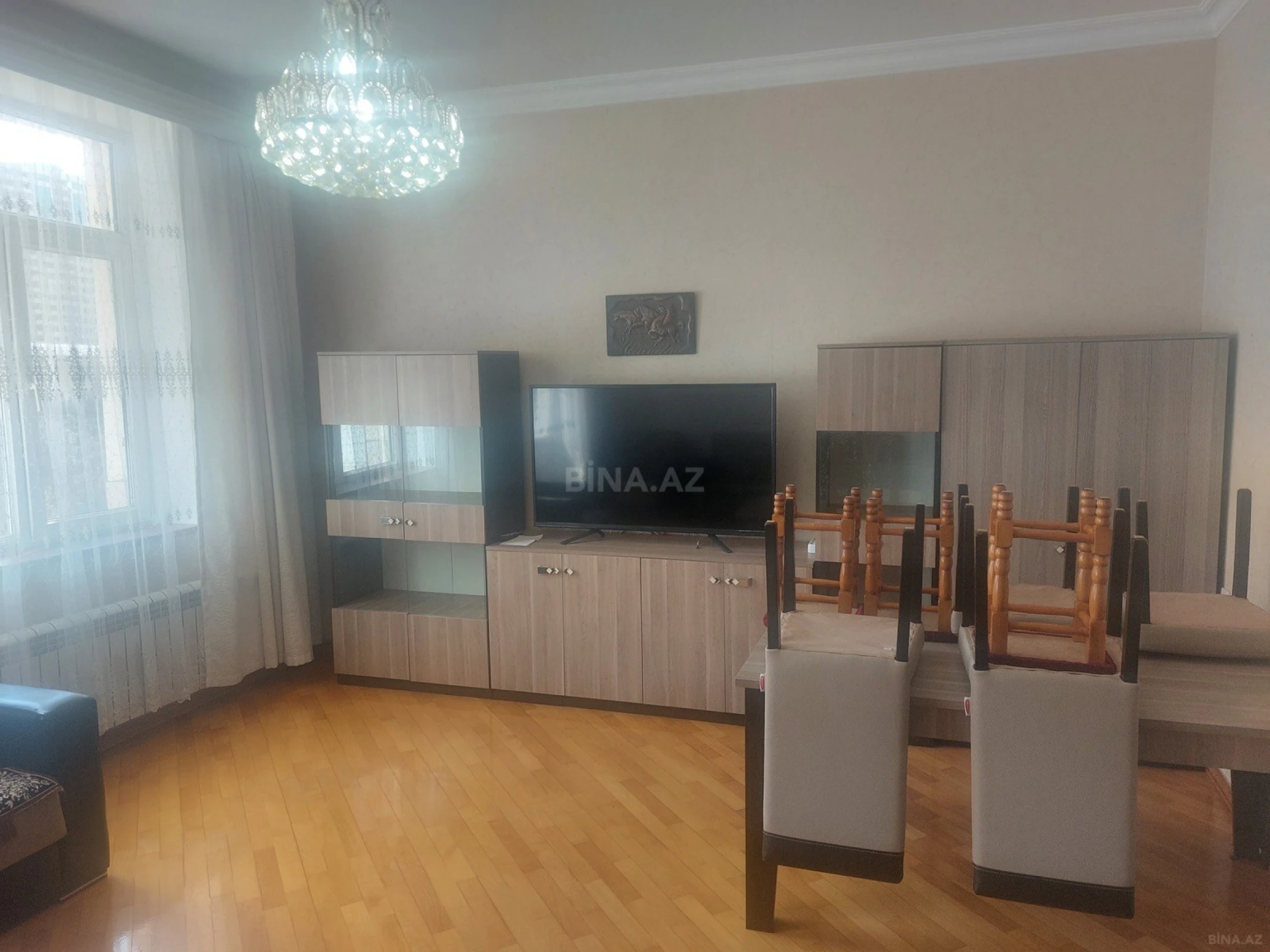 Kirayə verilir 2 otaqlı mənzil 70 m²