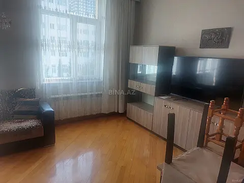 Kirayə verilir 2 otaqlı mənzil 70 m²