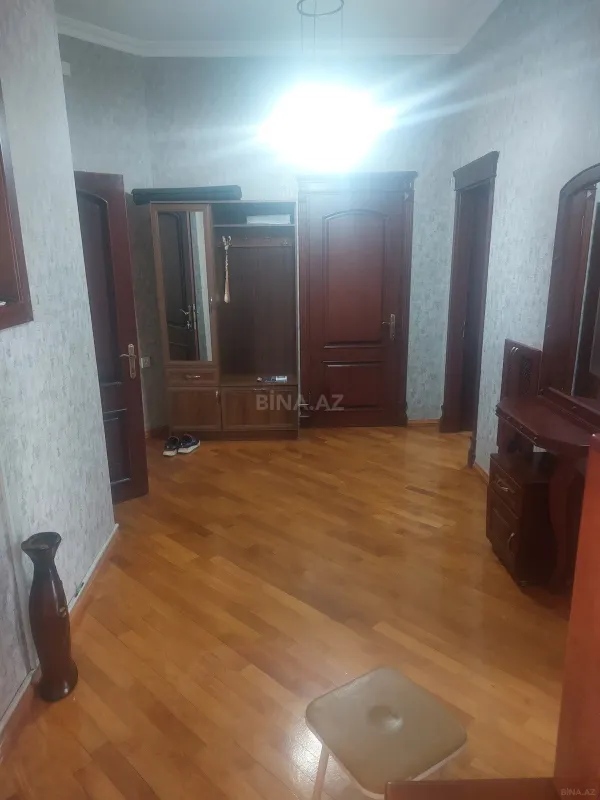 Kirayə verilir 2 otaqlı mənzil 70 m²