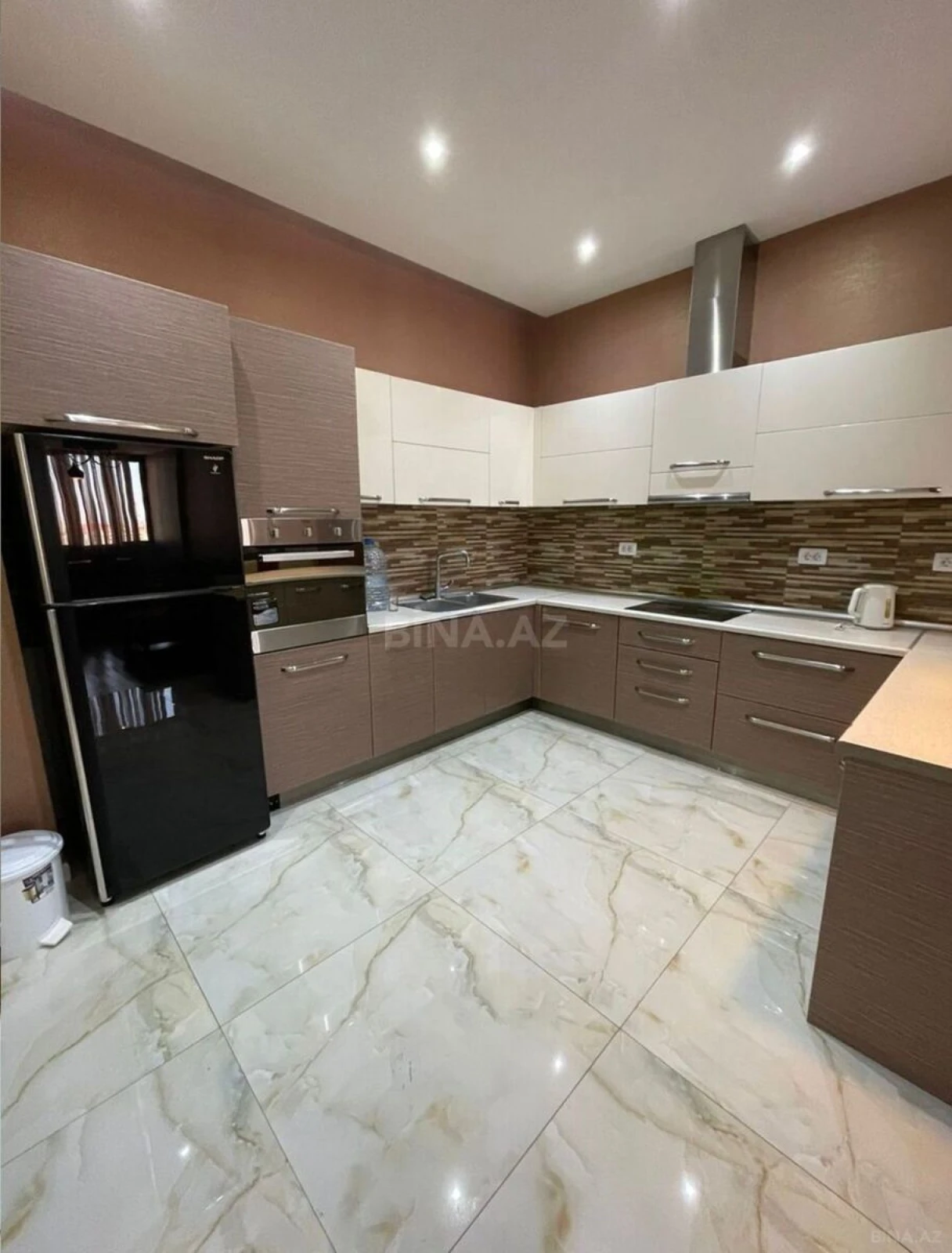 Kirayə verilir 3 otaqlı mənzil 110 m²