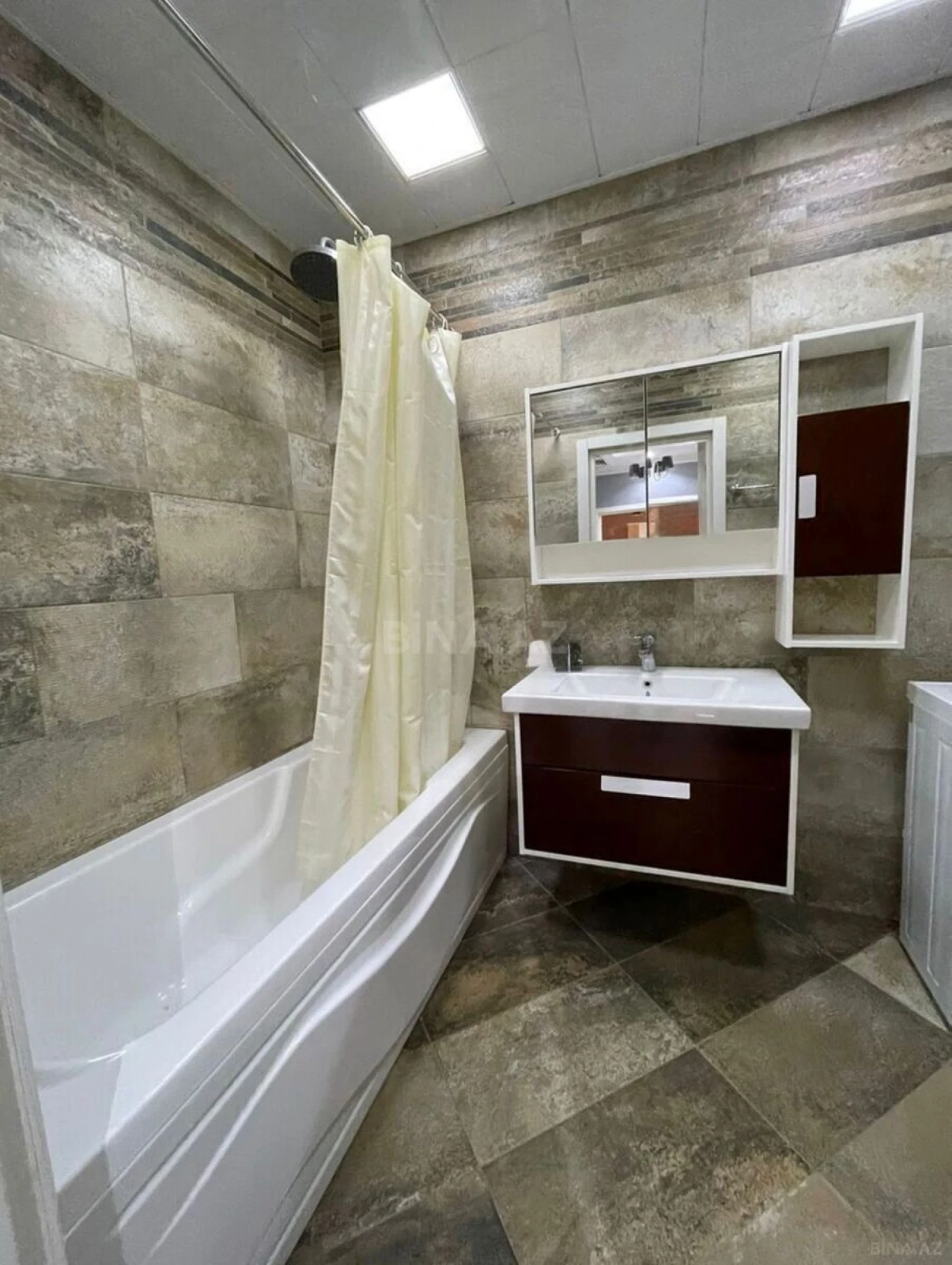 Kirayə verilir 3 otaqlı mənzil 110 m²