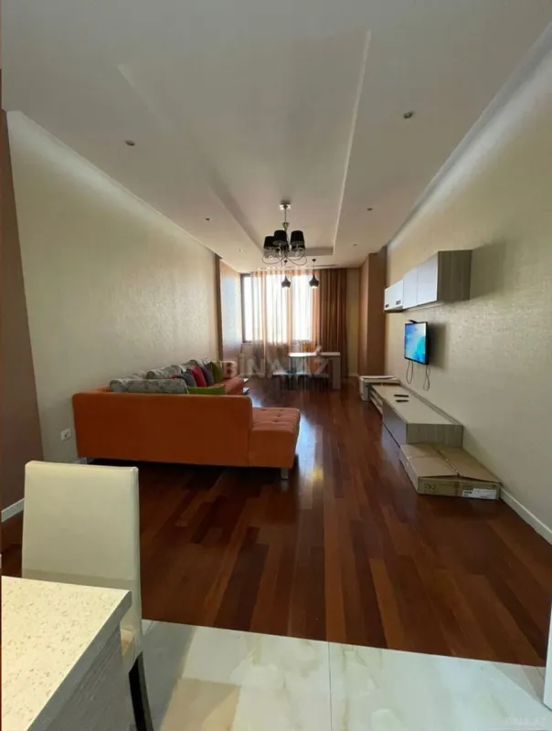 Kirayə verilir 3 otaqlı mənzil 110 m²