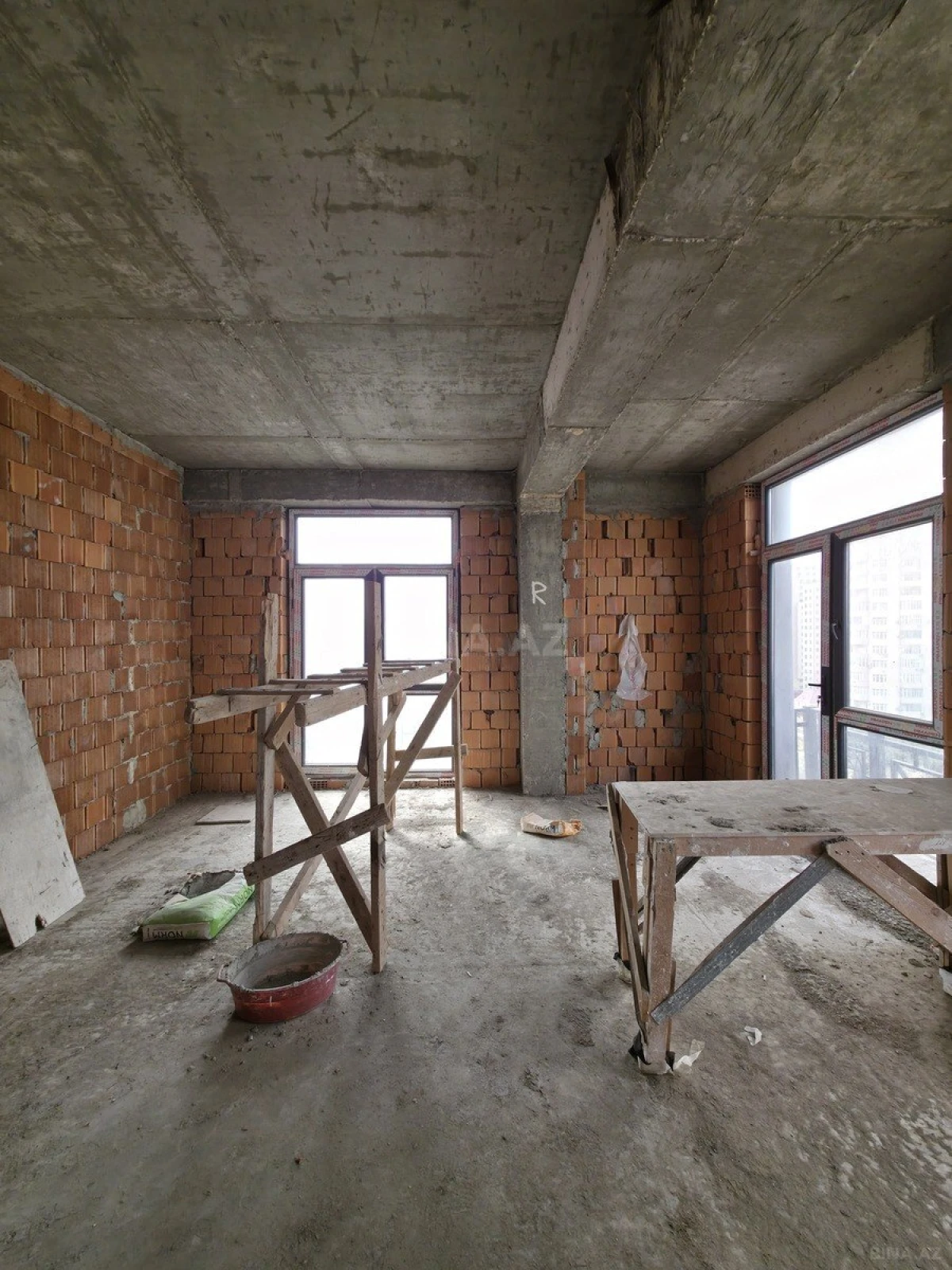 Satılır 3 otaqlı mənzil 104.2 m²