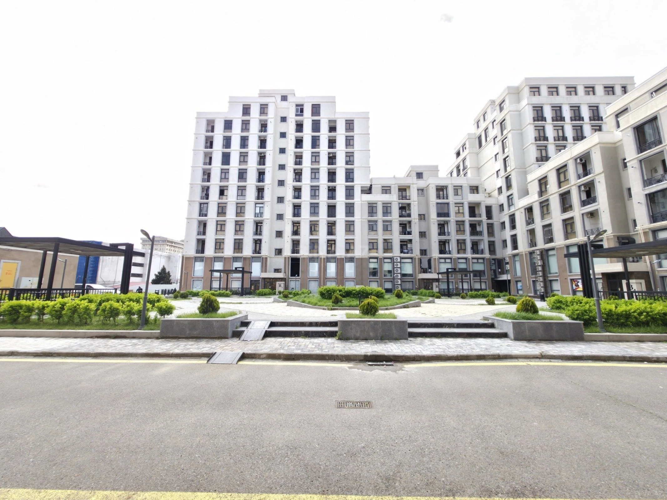 Satılır 3 otaqlı mənzil 104.2 m²