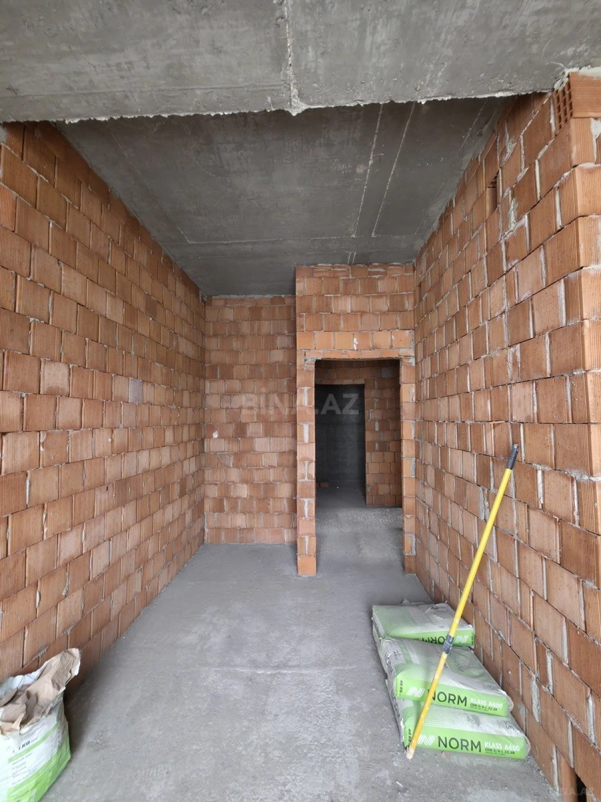 Satılır 3 otaqlı mənzil 104.2 m²